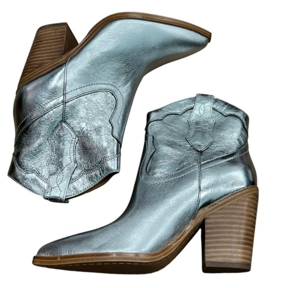 Marc Fisher Mlgona Silver Western Boots Leather Upper 4 Inch Heal Size 8